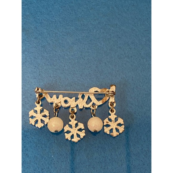 "I ❤ Snow" Bar Pin/Brooch with Charms. Holiday/Christmas/Winter. - Picture 3 of 8